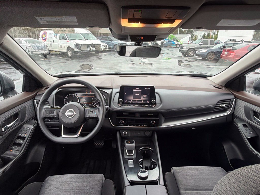 Used 2023 Nissan Rogue SV AWD/4WD image 21