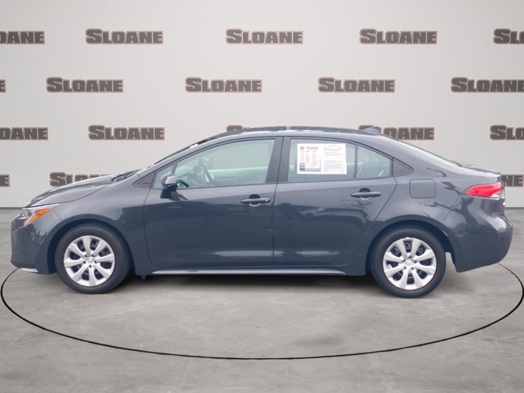 Used 2023 Toyota Corolla LE FWD image 2