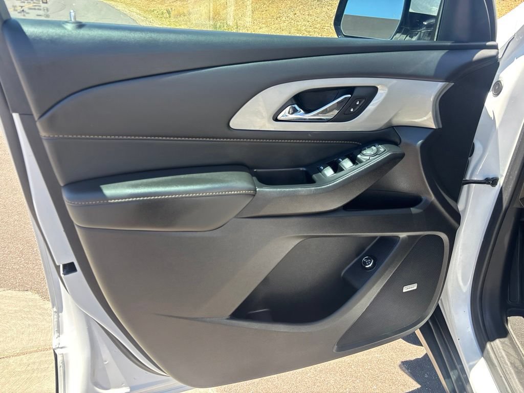 Used 2021 Chevrolet Traverse RS AWD/4WD image 11