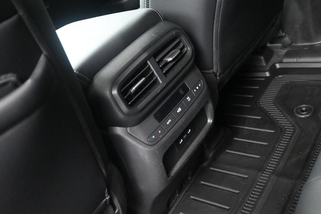Used 2025 Honda Pilot Touring image 20