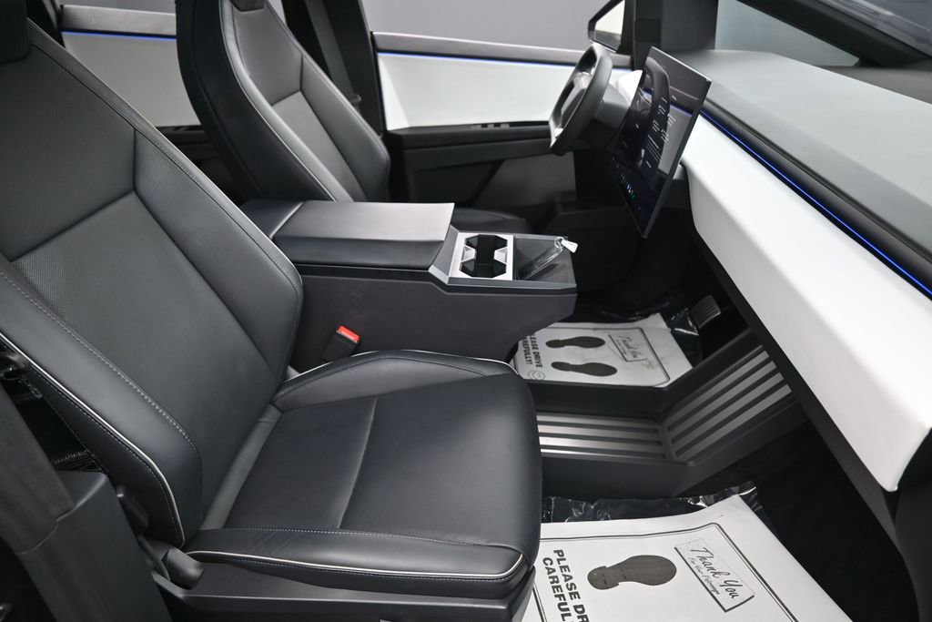 Used 2024 Tesla Cybertruck AWD Crew Cab image 33