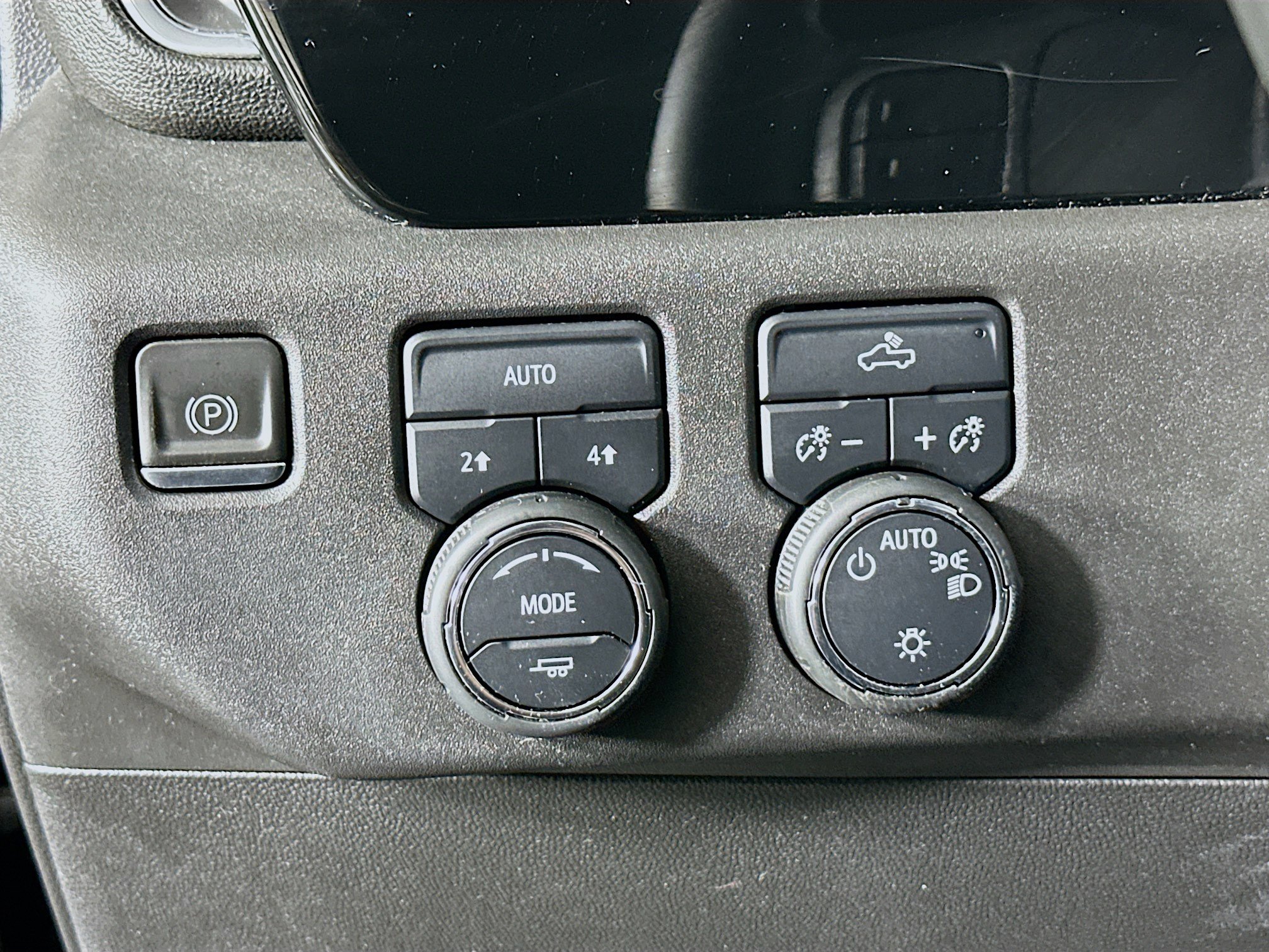 Used 2023 Chevrolet Silverado 1500 LT AWD/4WD image 16