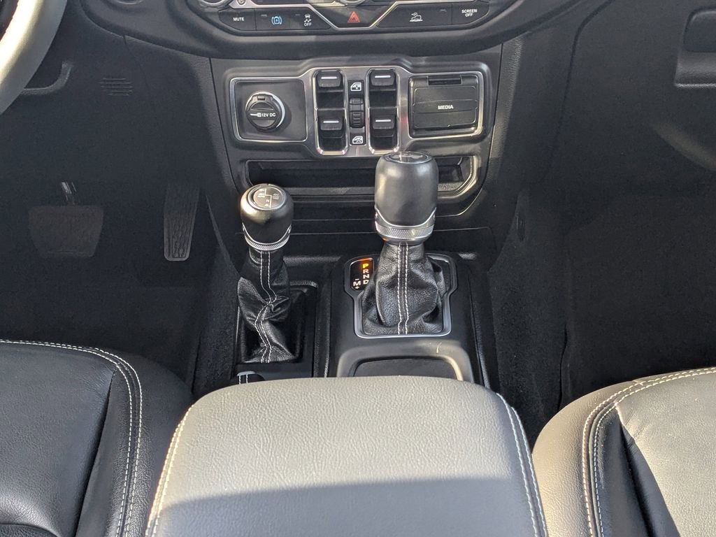 Used 2023 Jeep Wrangler Unlimited Sahara image 17