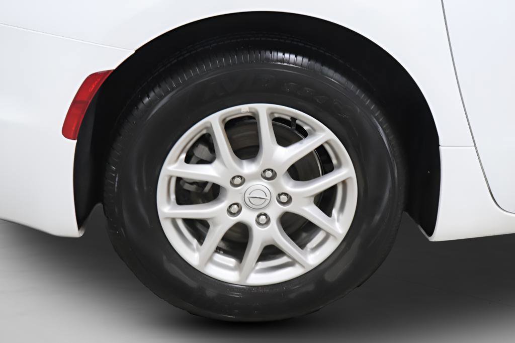 Used 2026 Chrysler Pacifica Select FWD image 34