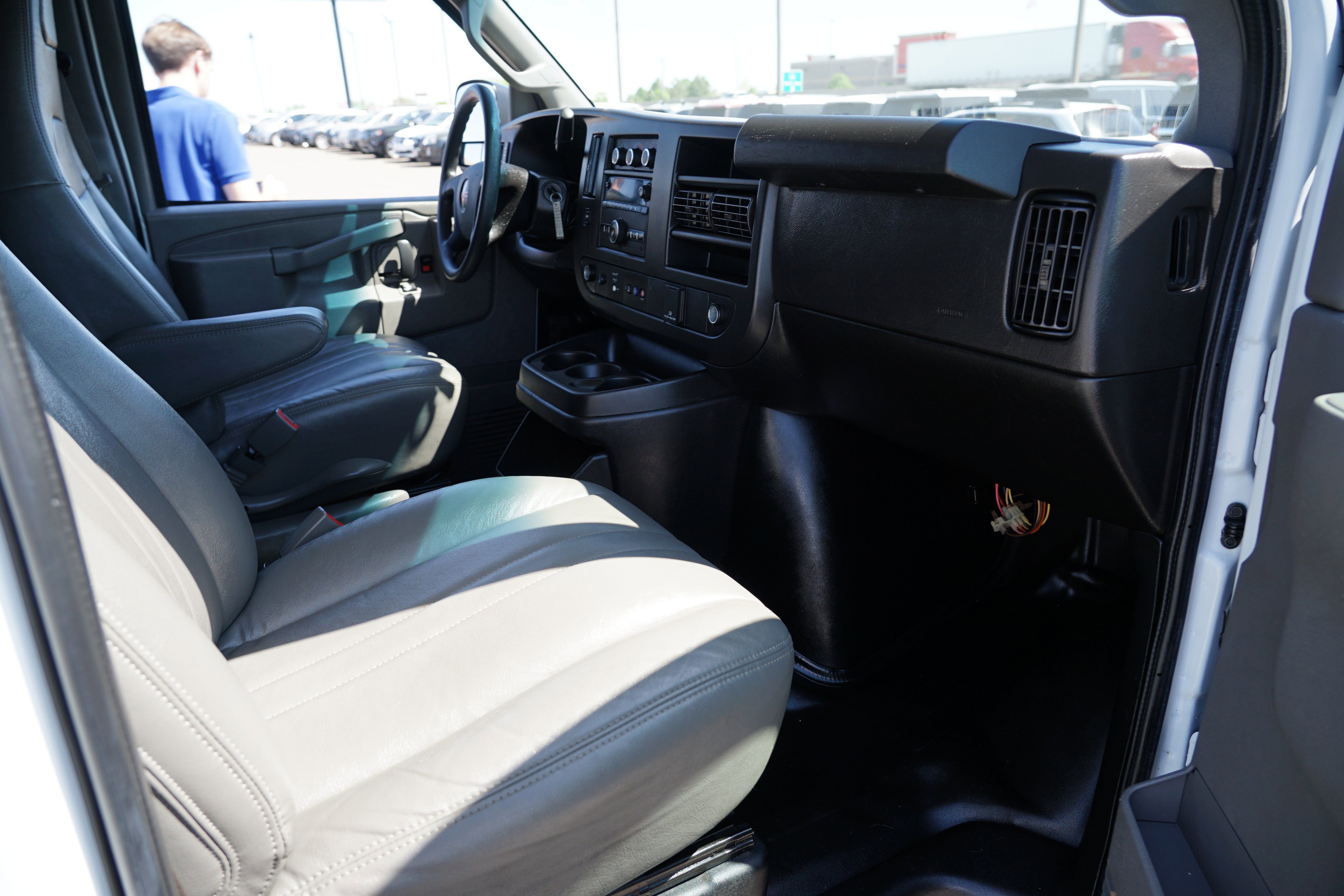 Used 2020 GMC Savana 3500 LS image 18