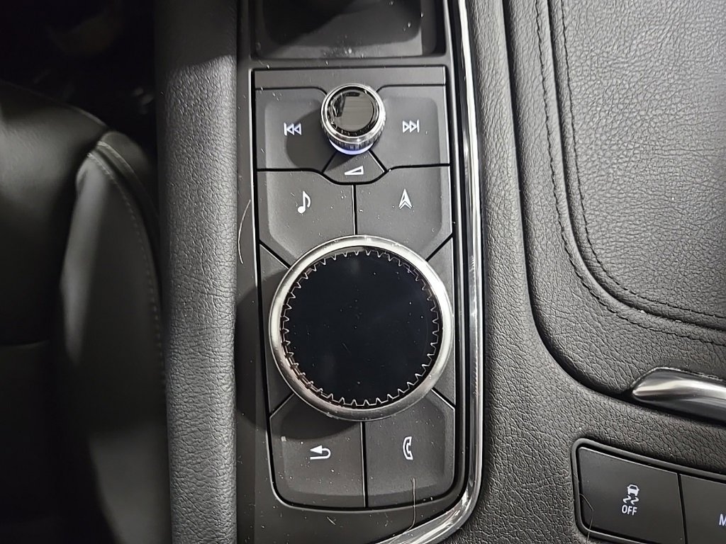 Used 2024 Cadillac XT6 Sport image 16