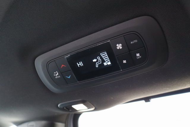 Used 2024 Chrysler Pacifica Limited w/ S Appearance Package image 45