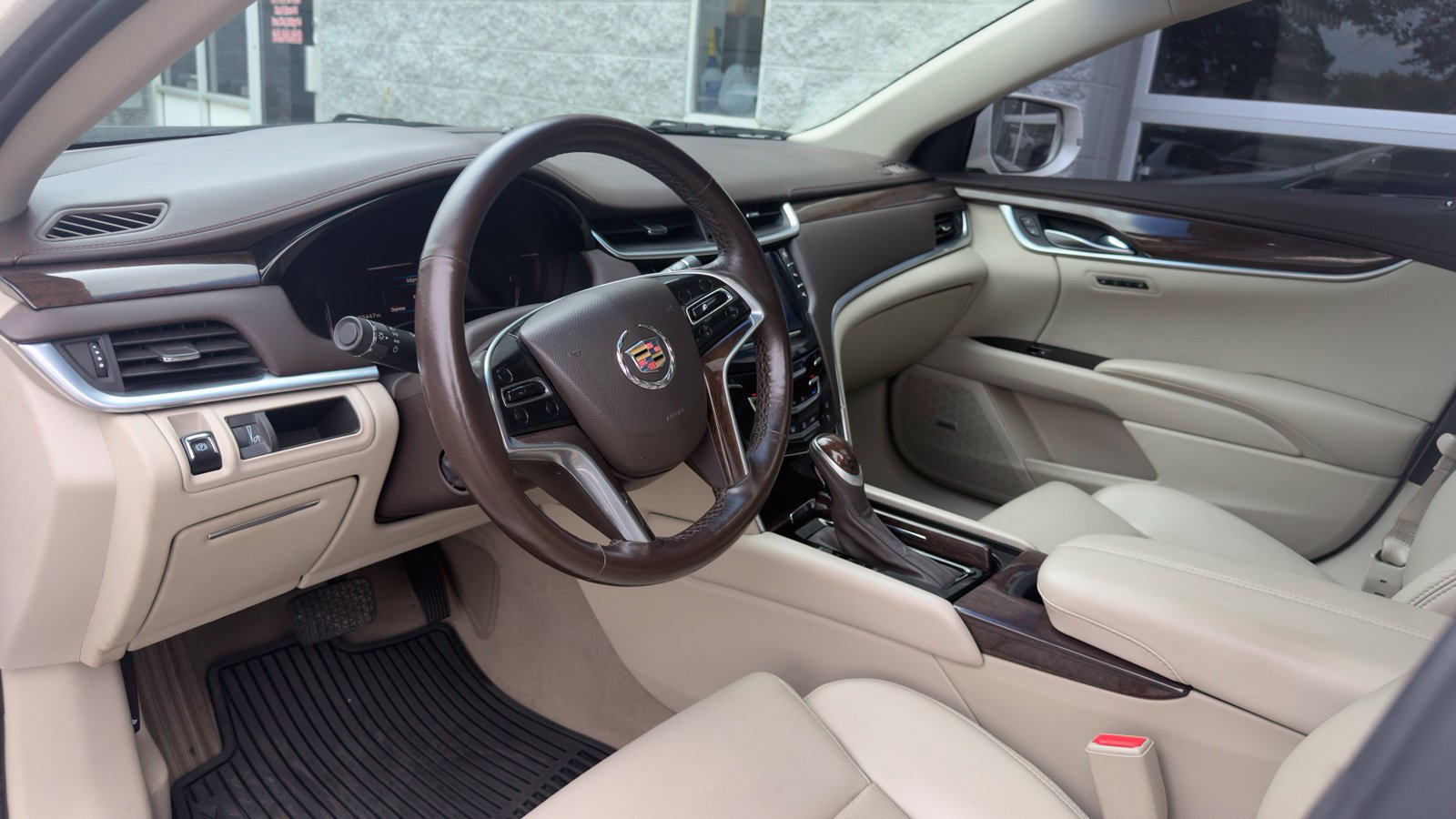 Used 2015 Cadillac XTS Luxury FWD image 10