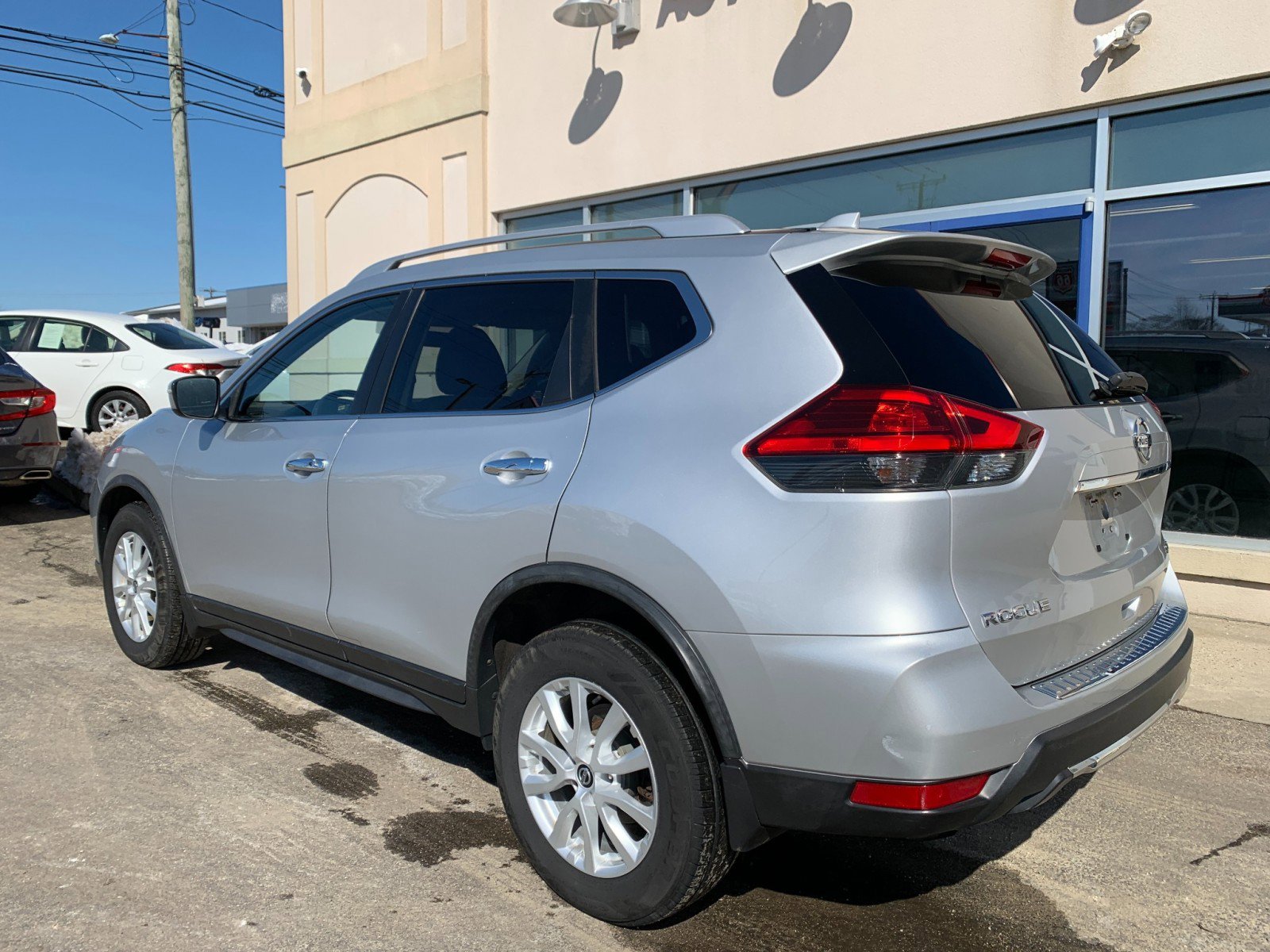 Used 2017 Nissan Rogue SV image 5