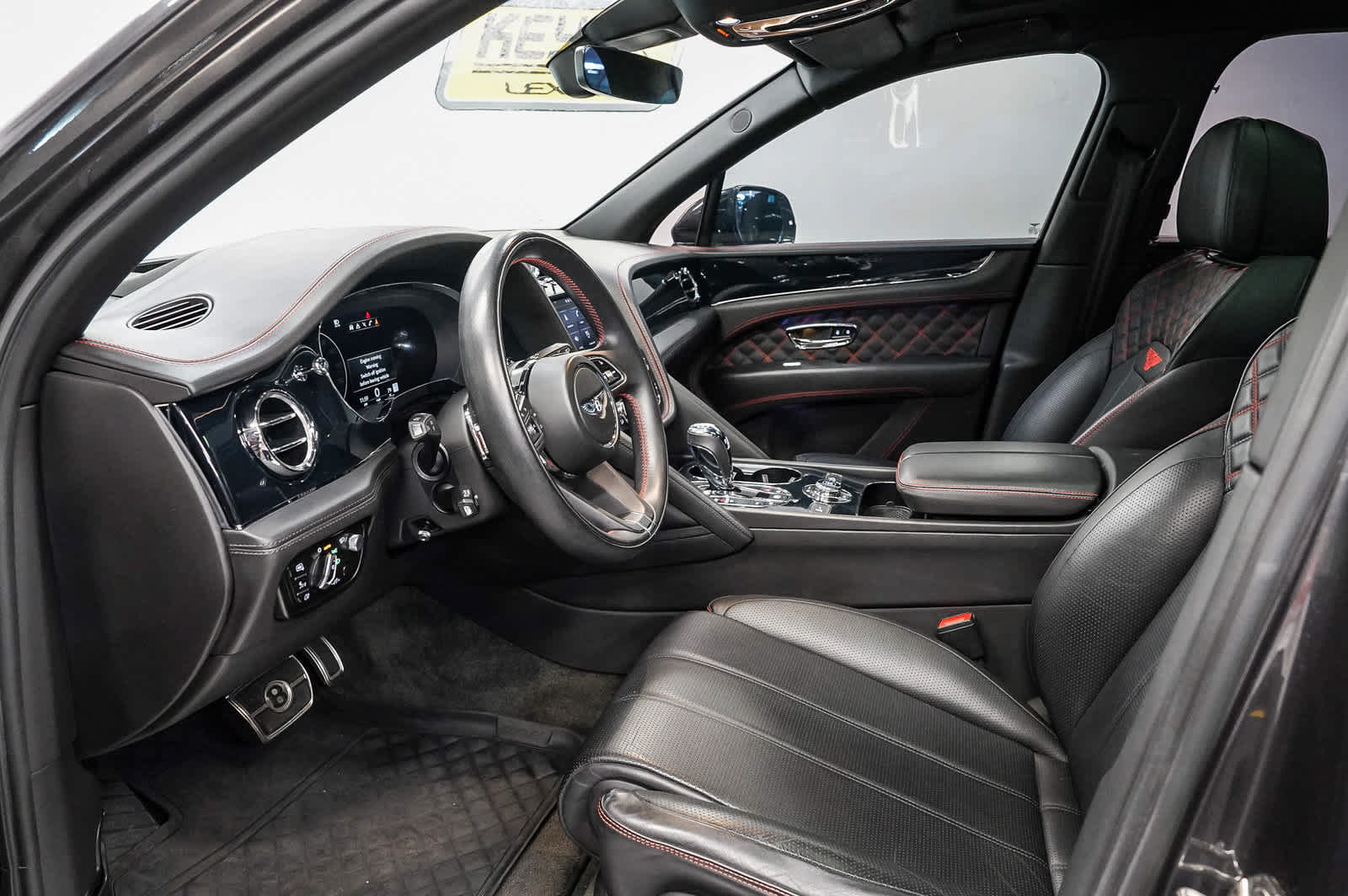 Used 2021 Bentley Bentayga AWD/4WD image 18