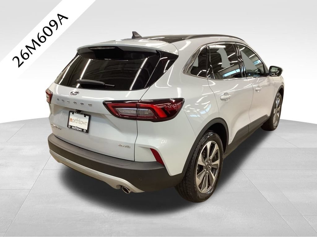Used 2025 Ford Escape Platinum w/ Premium Technology Package AWD/4WD image 31