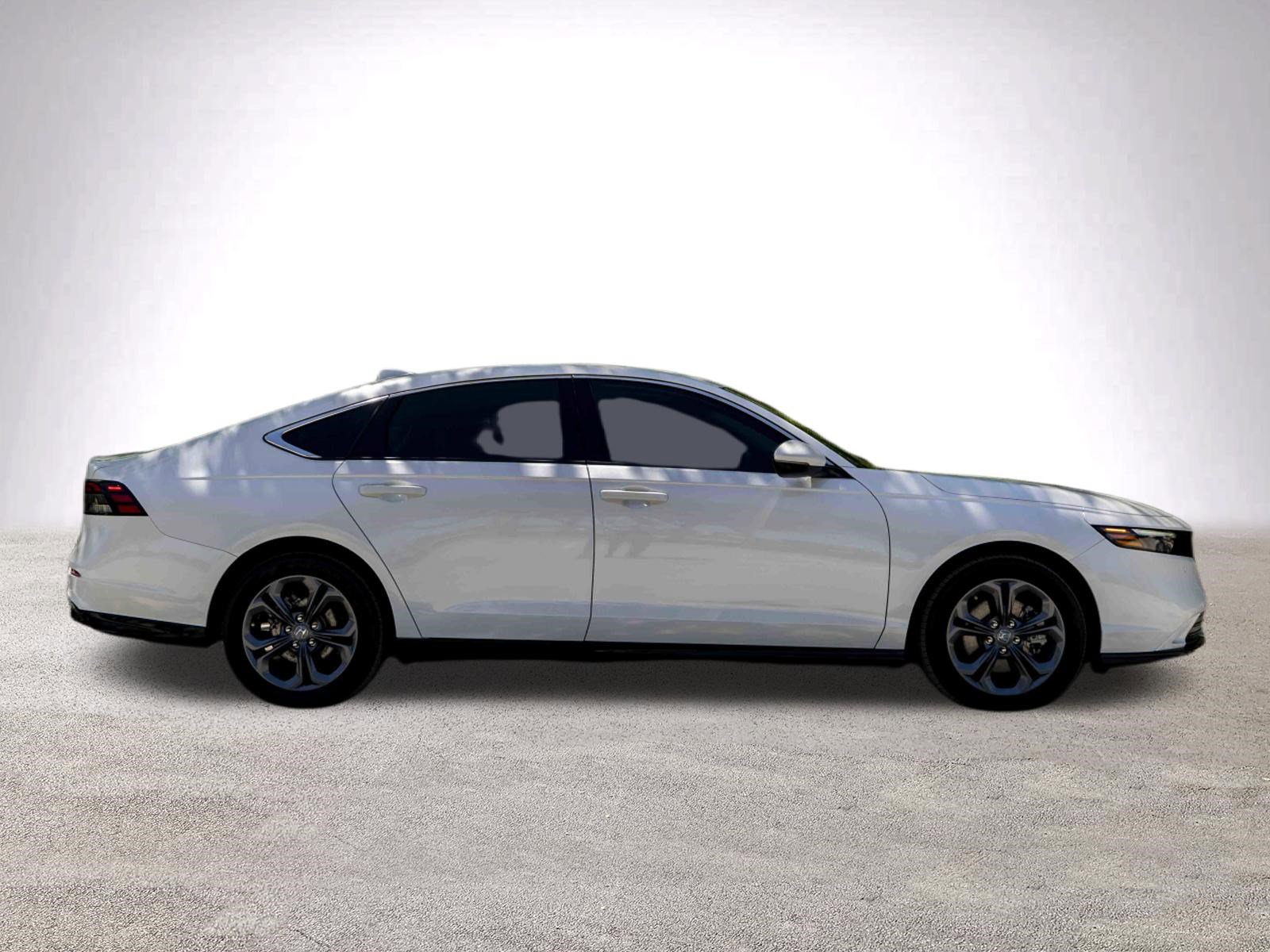 Used 2025 Honda Accord EX-L image 10