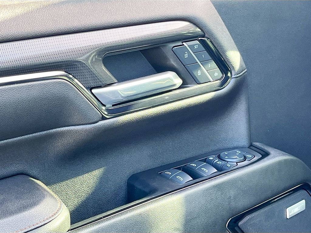 Used 2024 GMC Sierra 2500 AT4 w/ AT4 Premium Plus Package image 18