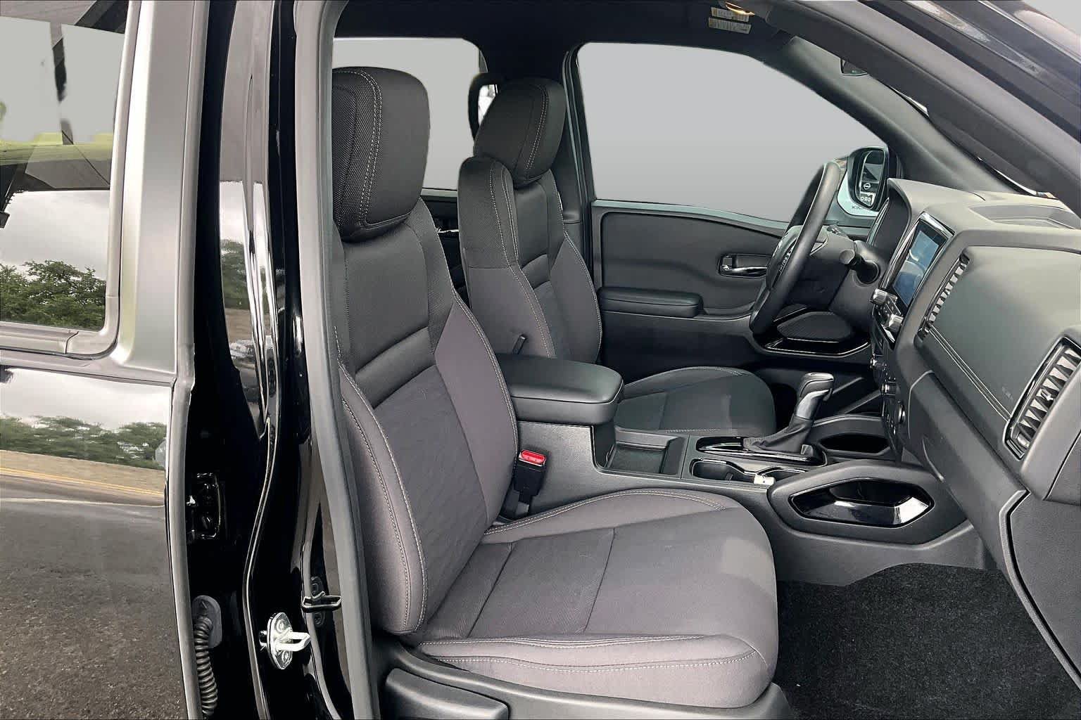 Certified 2023 Nissan Frontier SV w/ Midnight Edition Package RWD image 9