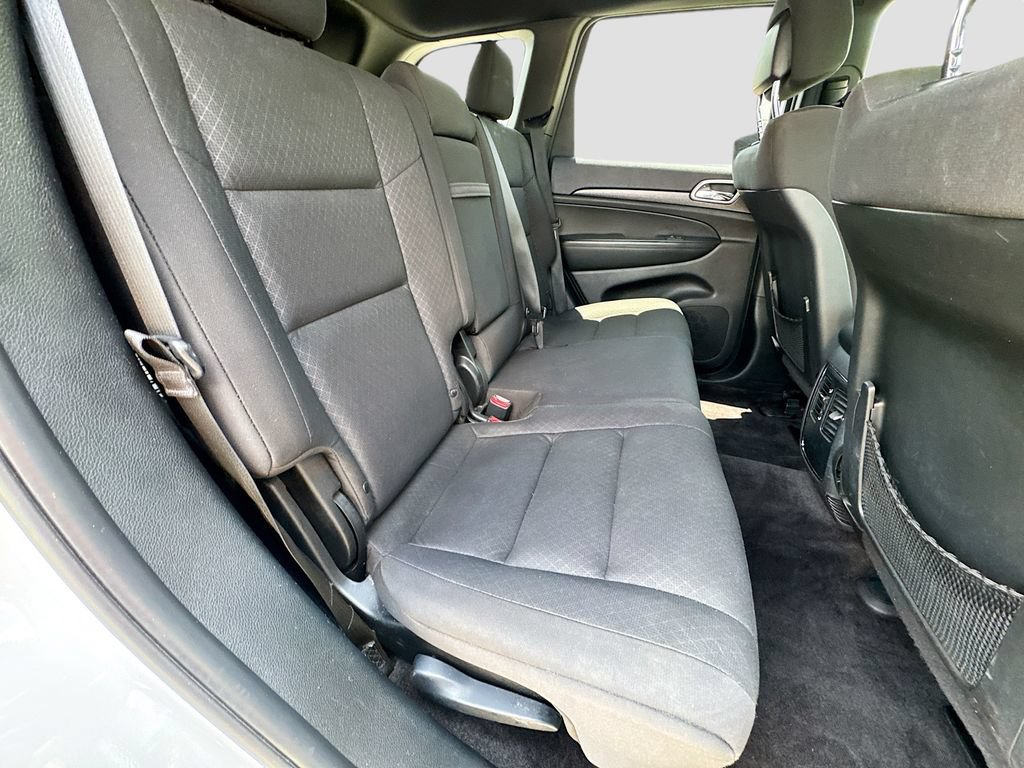 Used 2018 Jeep Grand Cherokee Laredo AWD/4WD image 30