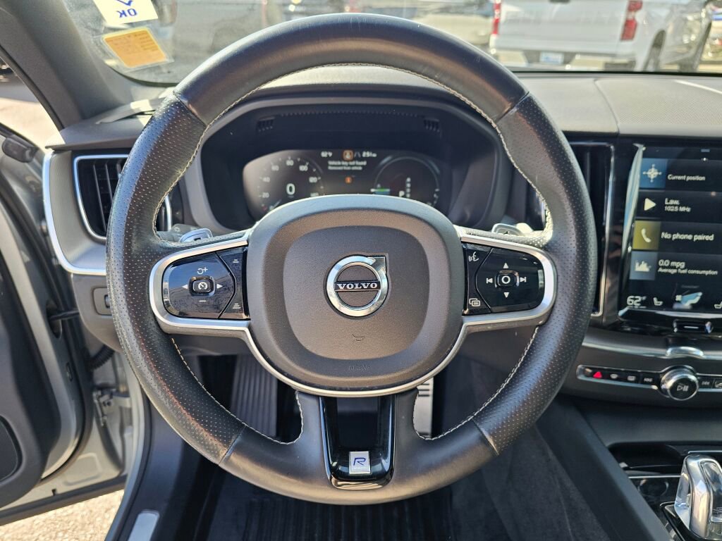 Used 2018 Volvo XC60 T8 R-Design w/ Convenience Package image 12