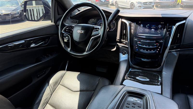 Used 2017 Cadillac Escalade Platinum AWD/4WD image 18