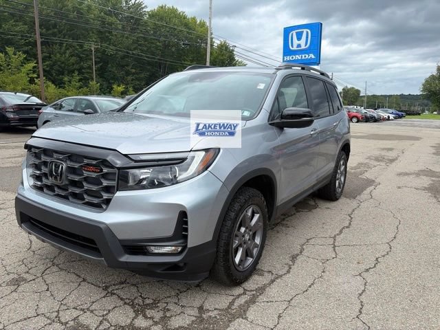 Used 2024 Honda Passport TrailSport image 2