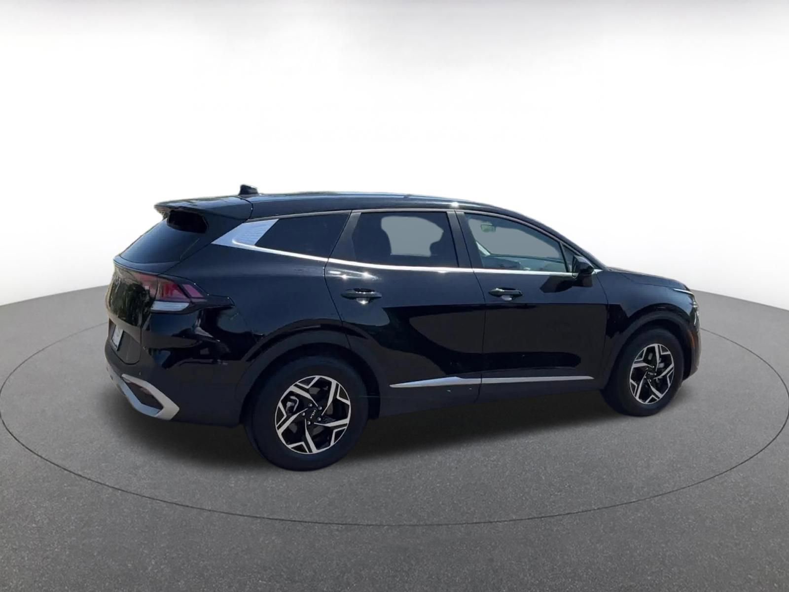 Used 2025 Kia Sportage LX FWD image 15