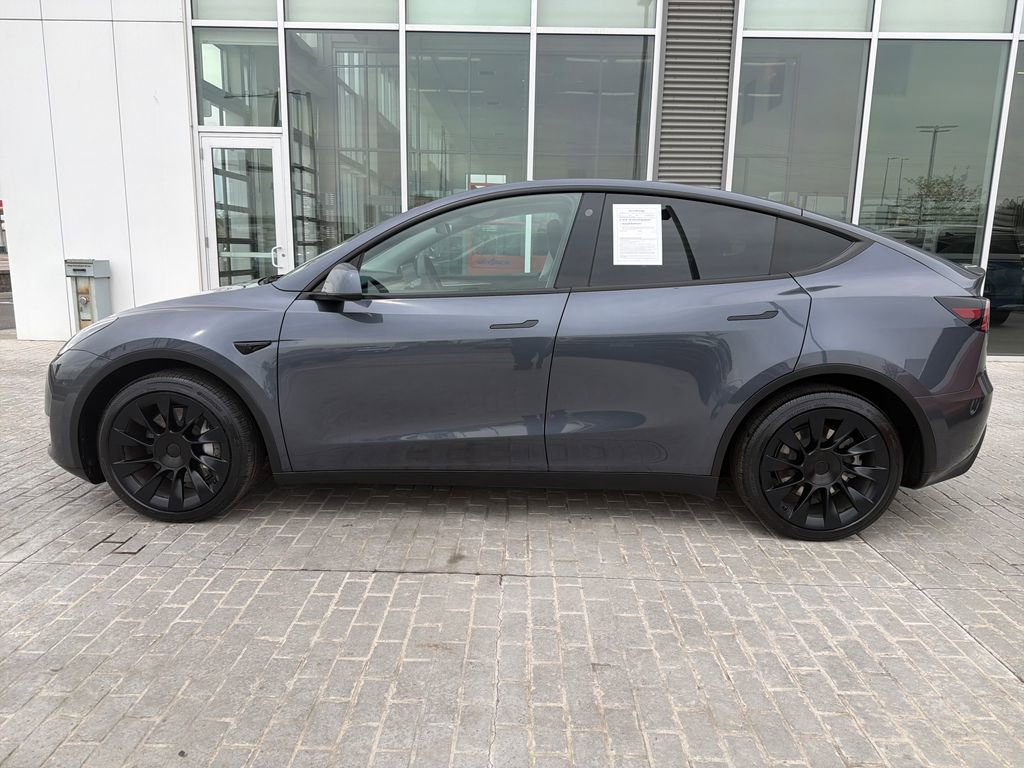 Used 2023 Tesla Model Y Long Range image 2