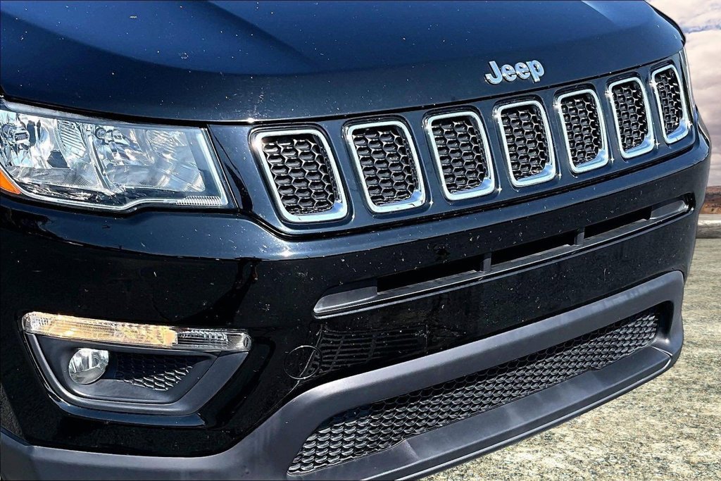 Used 2020 Jeep Compass Latitude FWD image 33