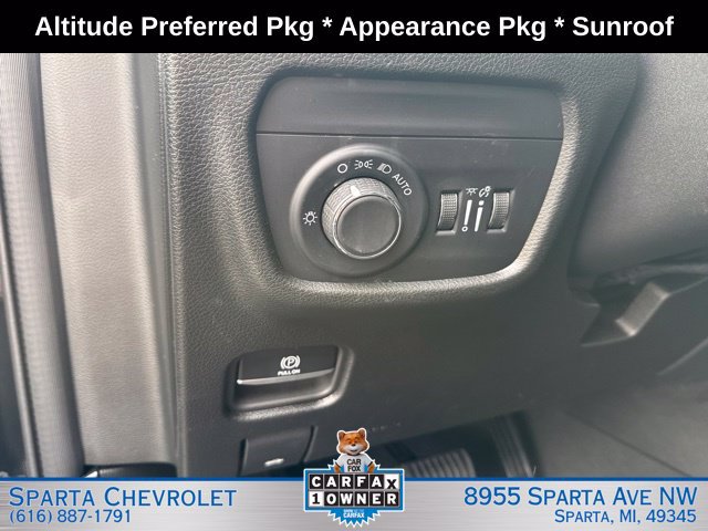 Used 2024 Jeep Grand Cherokee Altitude AWD/4WD image 18