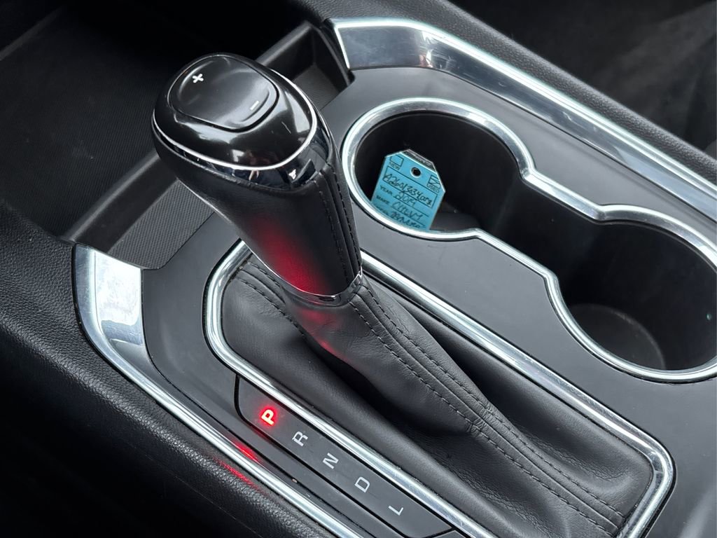 Used 2019 Chevrolet Traverse LT image 37