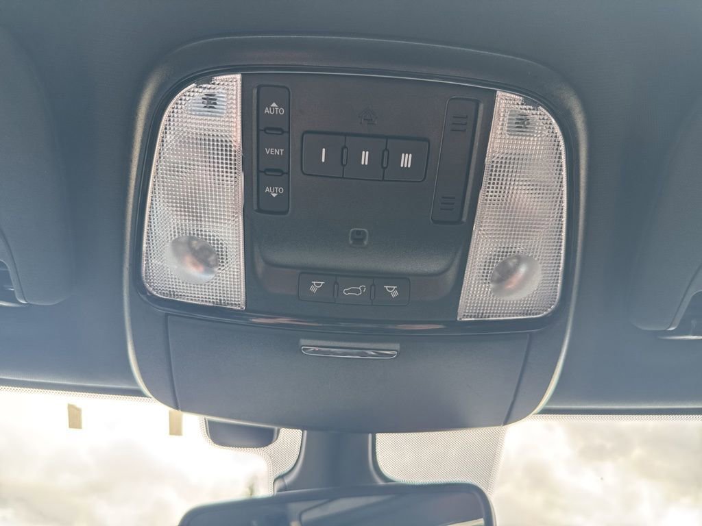 Used 2021 Dodge Durango R/T w/ Technology Group image 21