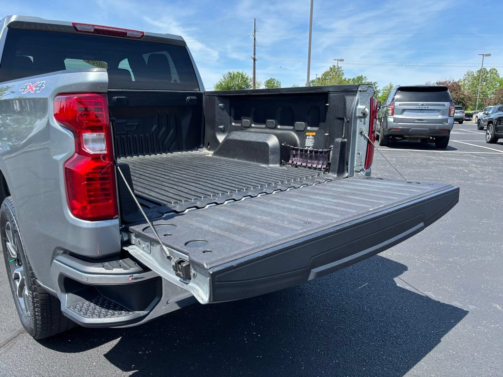 Used 2024 Chevrolet Silverado 1500 LT AWD/4WD image 20