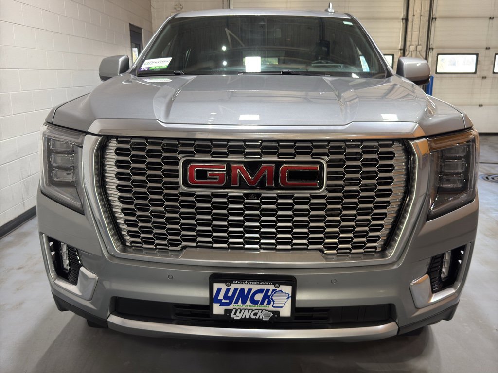 Used 2024 GMC Yukon XL Denali image 9