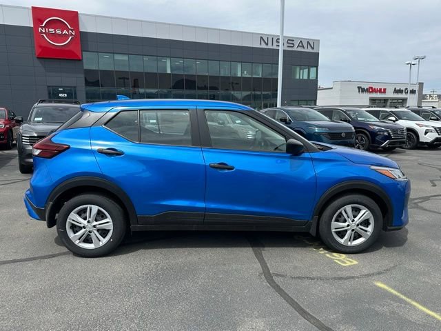 Used 2025 Nissan Kicks Play S image 12
