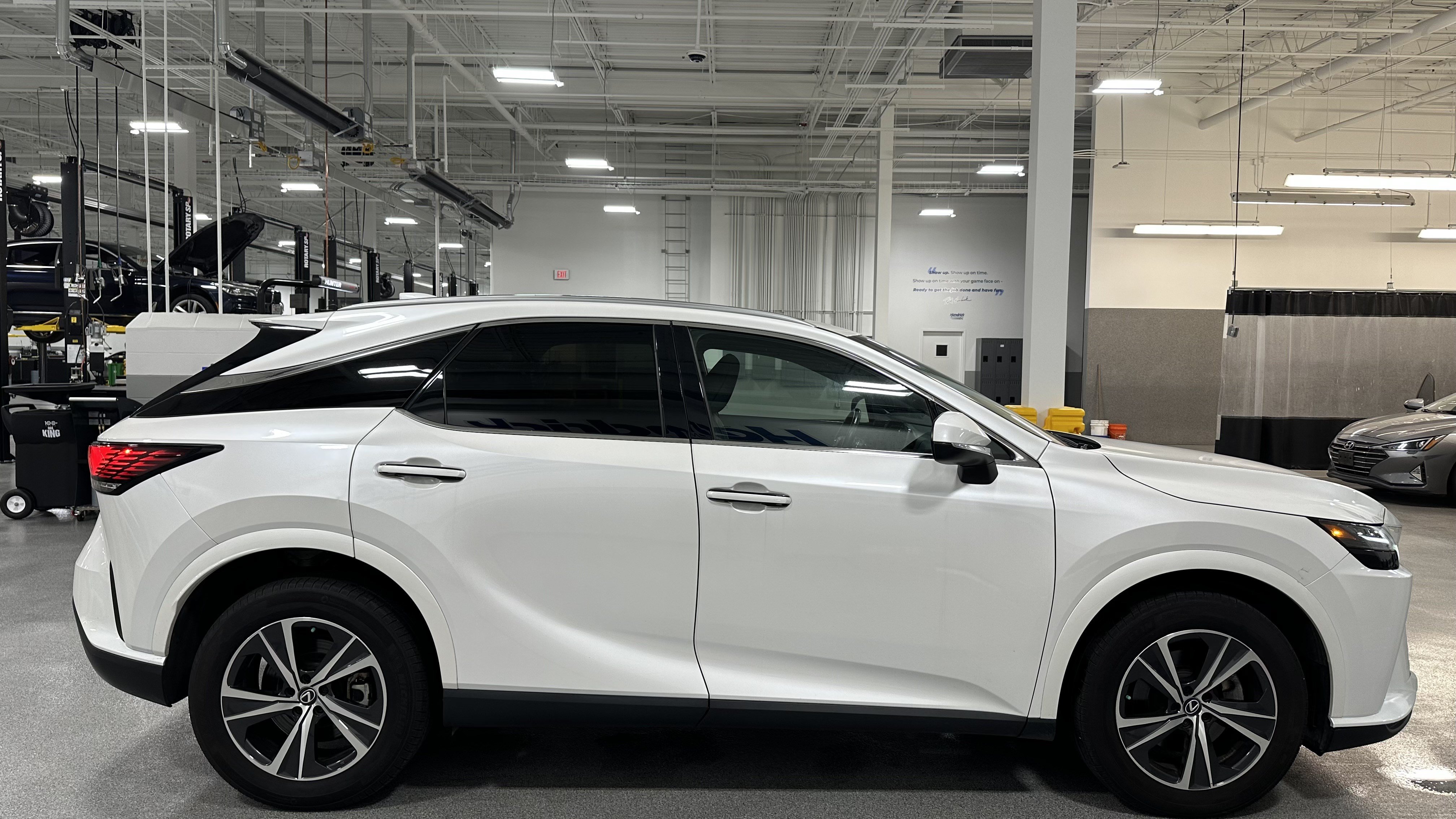 Used 2024 Lexus RX 350 Premium w/ Accessory Package (Z1) AWD/4WD image 11