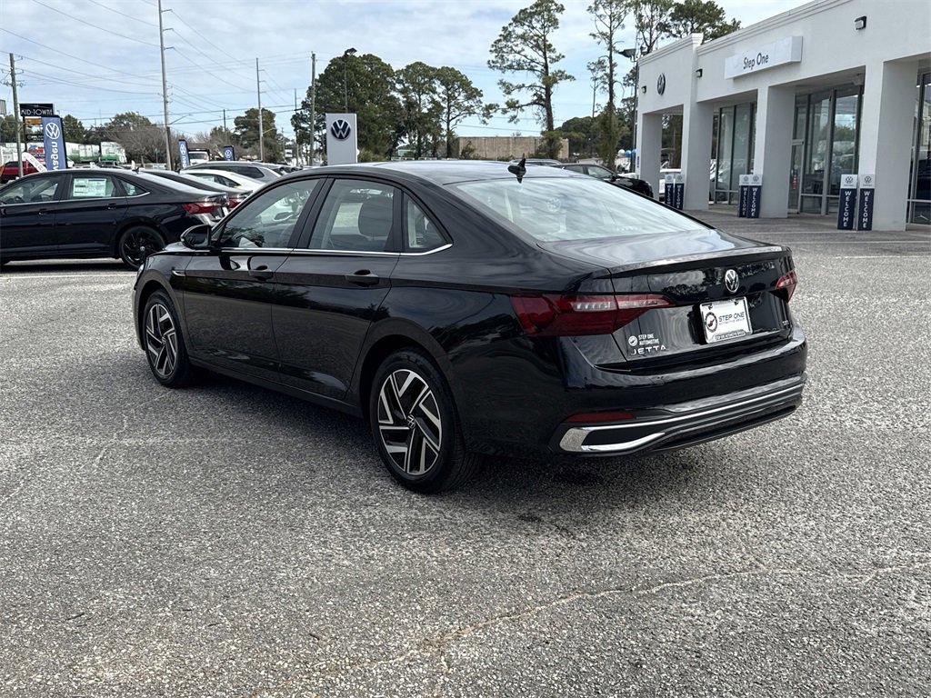 Used 2024 Volkswagen Jetta SEL image 5
