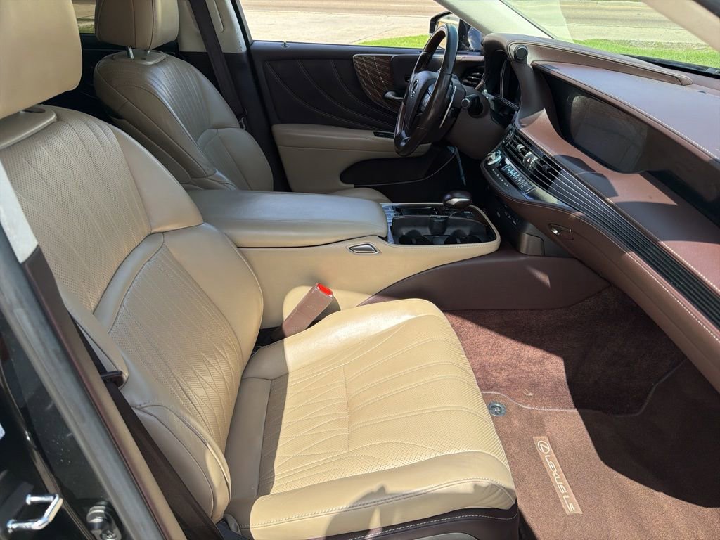 Used 2020 Lexus LS 500 w/ Interior Upgrade Package image 15