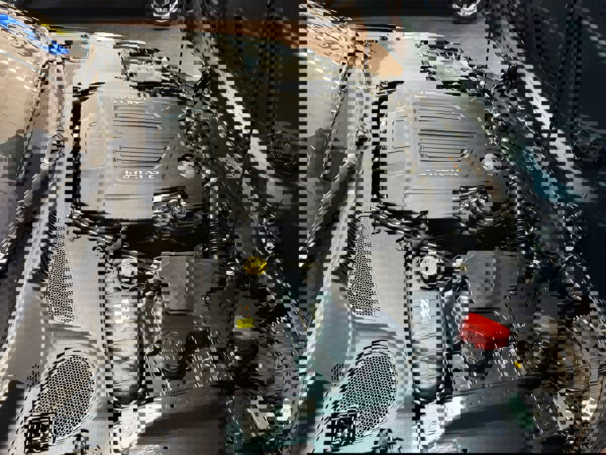 Used 2021 Jaguar F-TYPE R image 13