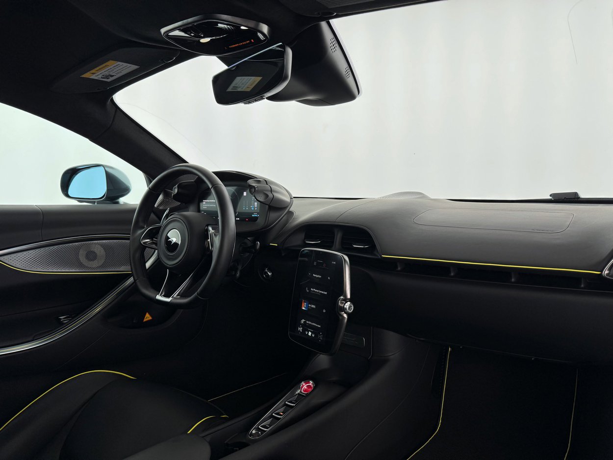 Used 2023 McLaren Artura image 26