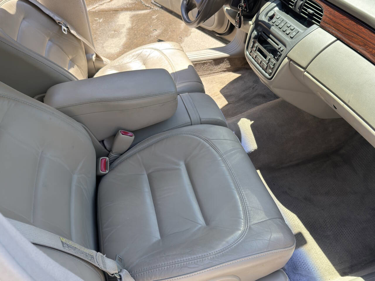 Used 2003 Cadillac De Ville w/ Comfort & Convenience Package FWD image 45