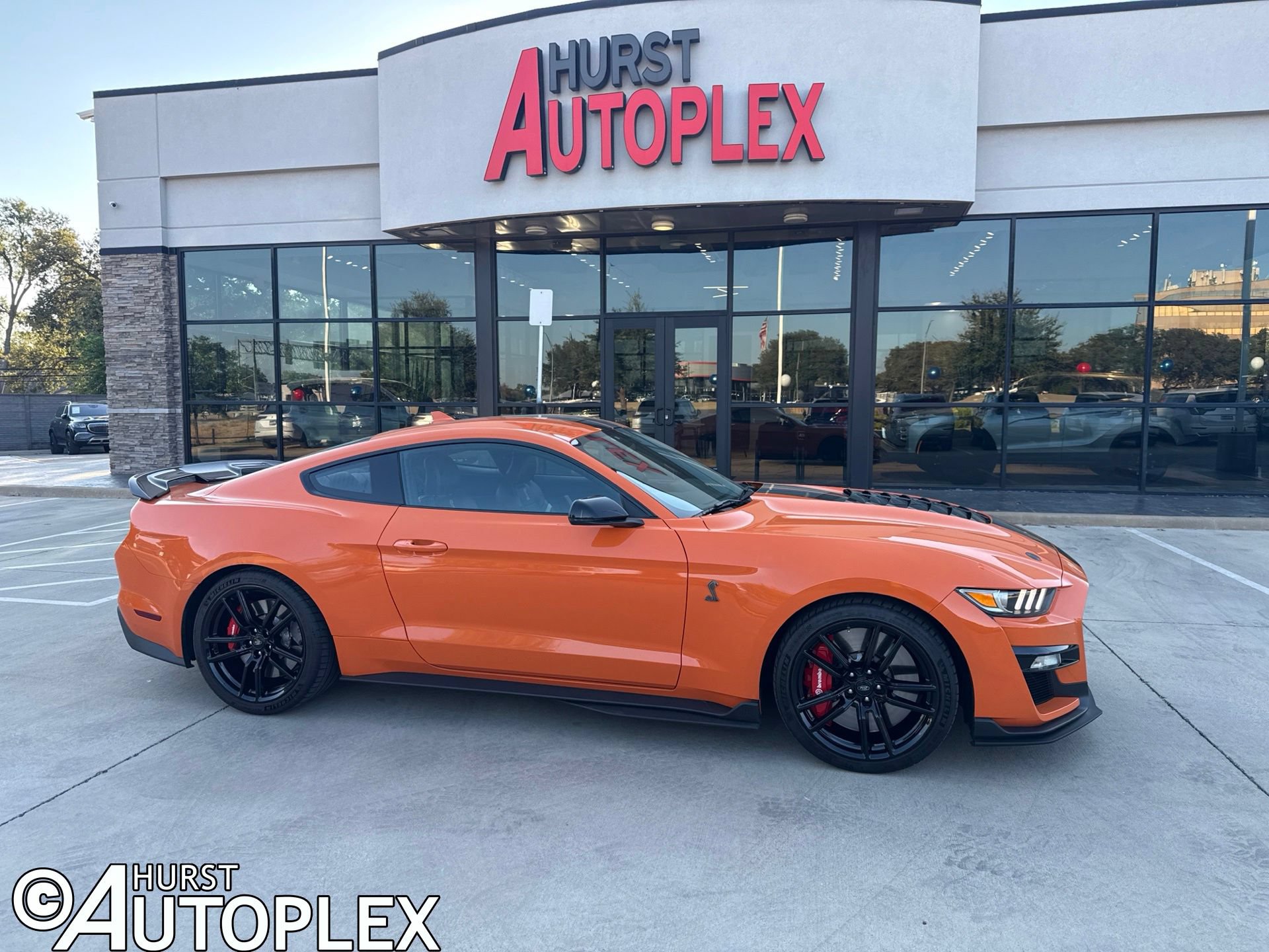 Used 2021 Ford Mustang Shelby GT500 w/ Technology Package RWD image 1