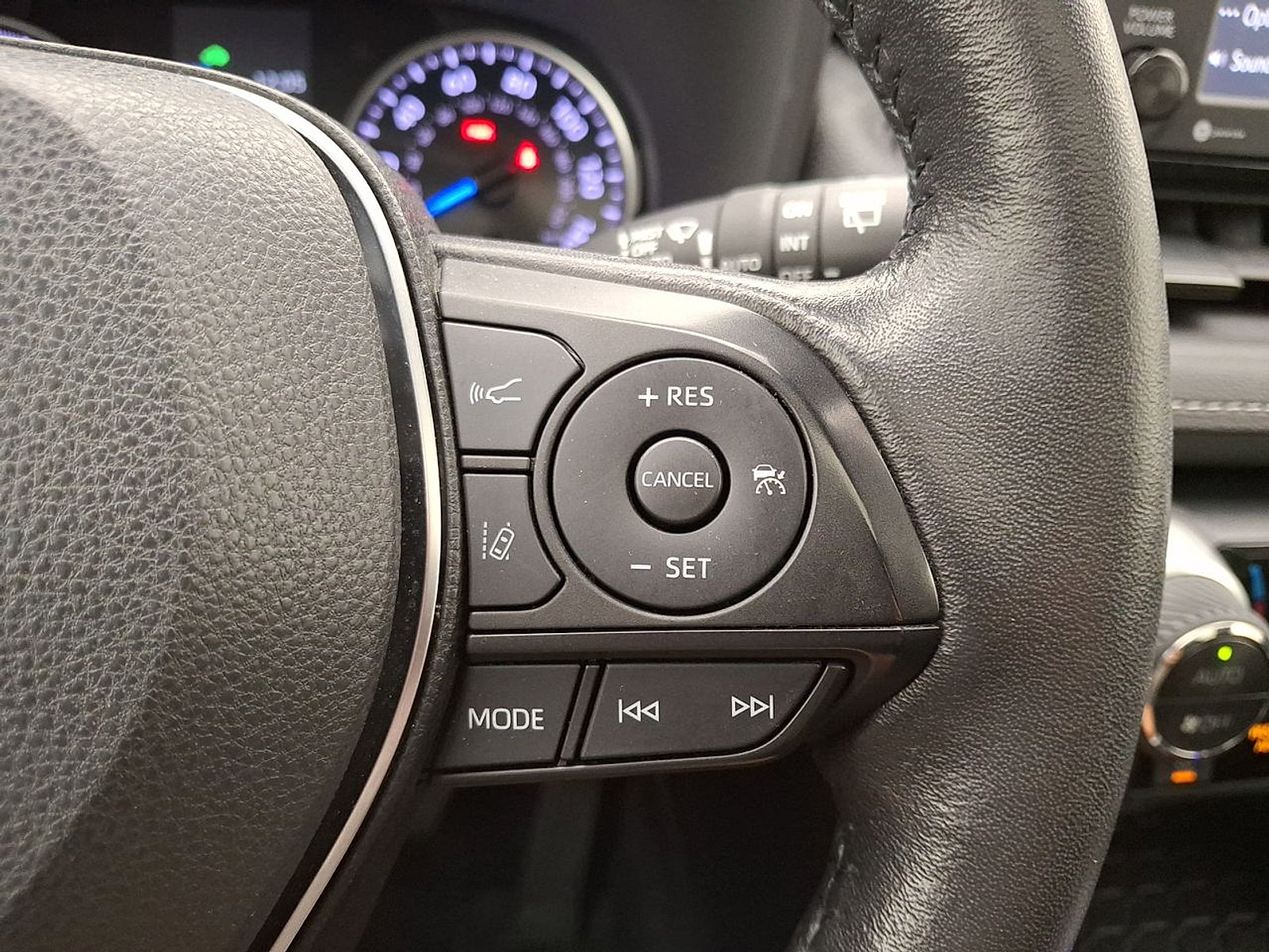Certified 2022 Toyota RAV4 XLE w/ Convenience Package AWD/4WD image 22