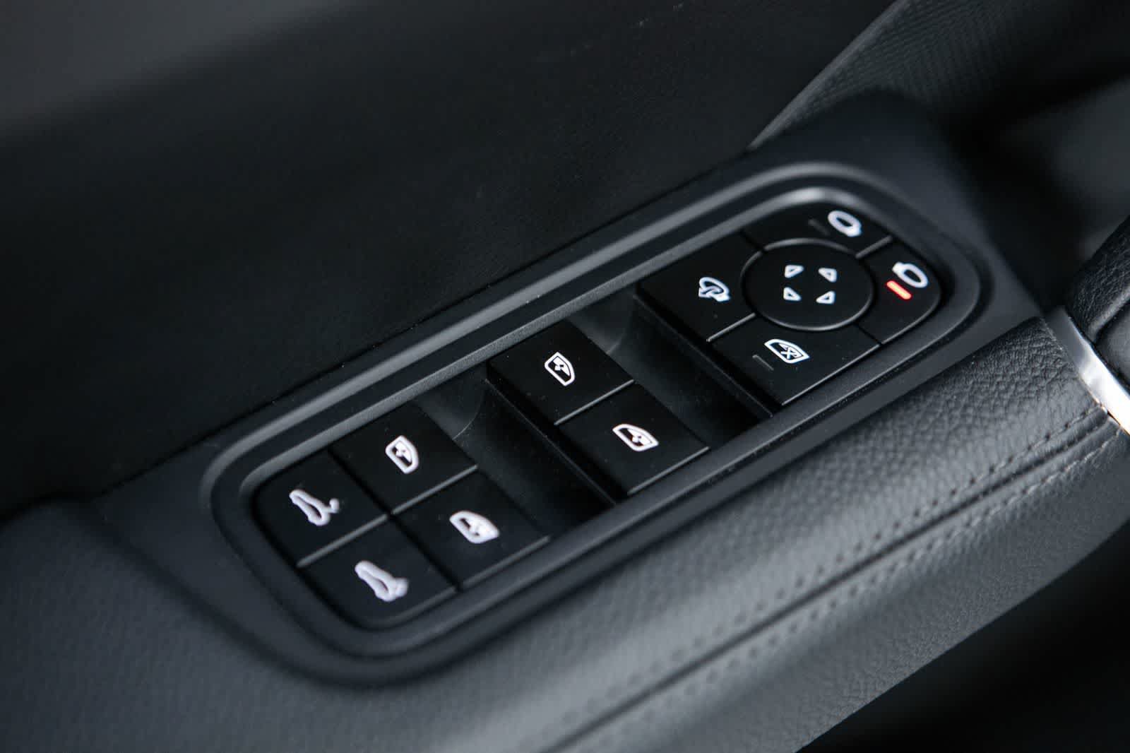 Certified 2023 Porsche Cayenne Platinum Edition AWD/4WD image 24