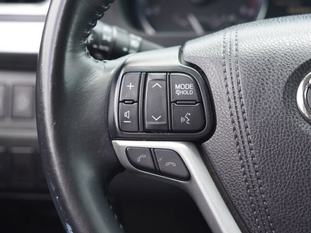 Used 2017 Toyota Highlander Limited w/ Carpet Mat Package FWD image 25