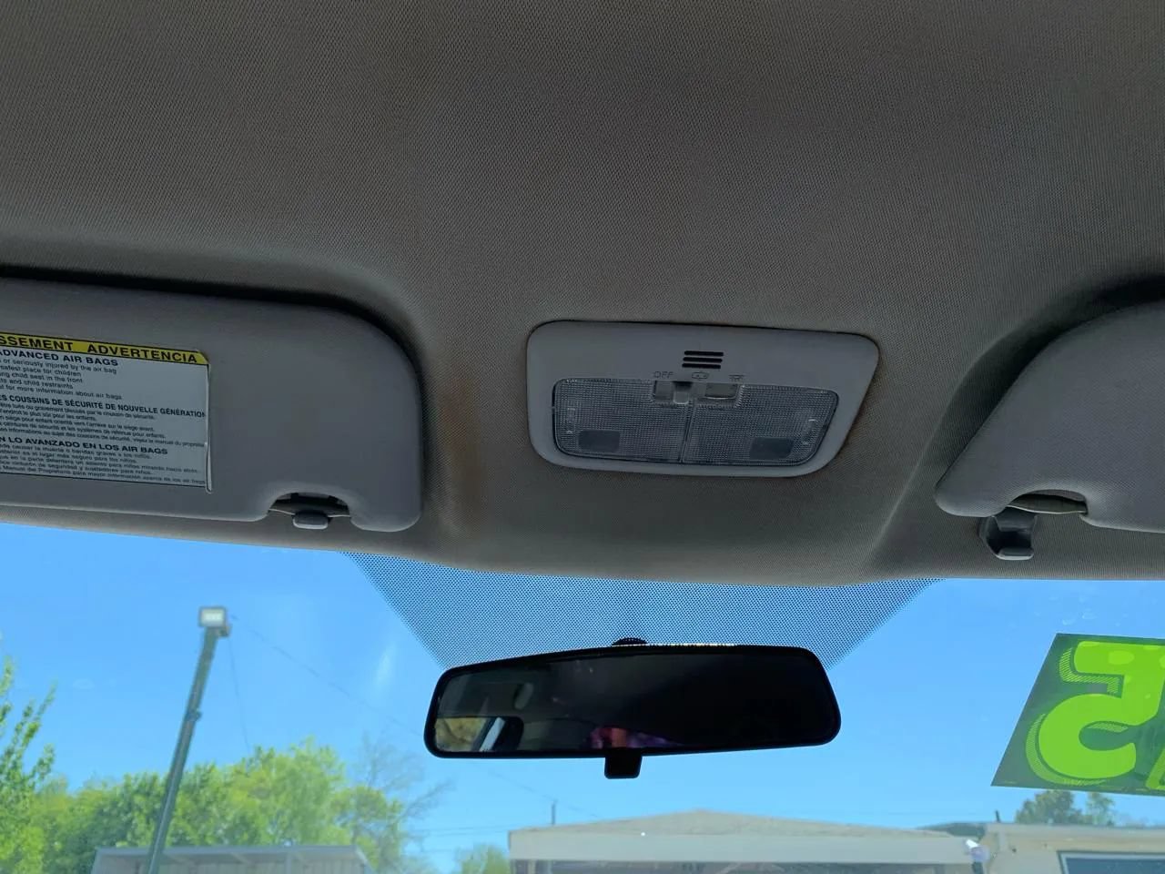 Used 2015 Toyota Corolla LE FWD image 16