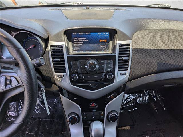 Used 2016 Chevrolet Cruze LT w/ Technology Package FWD image 13
