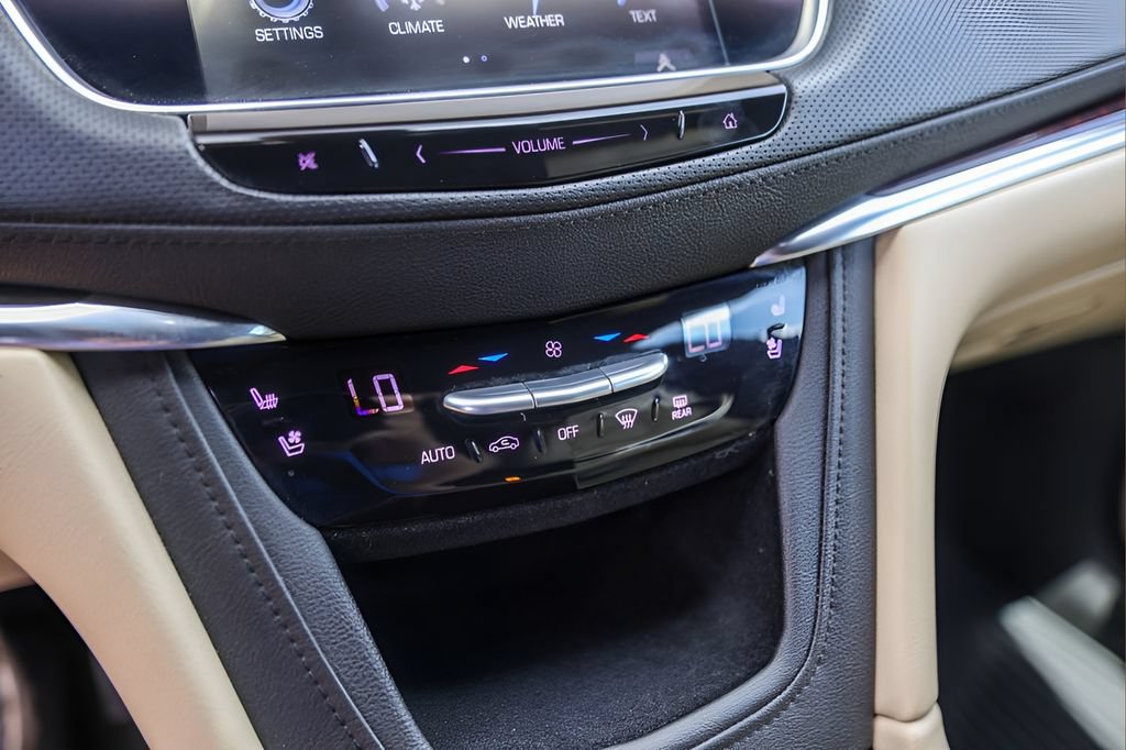Used 2017 Cadillac XT5 Premium Luxury AWD/4WD image 19