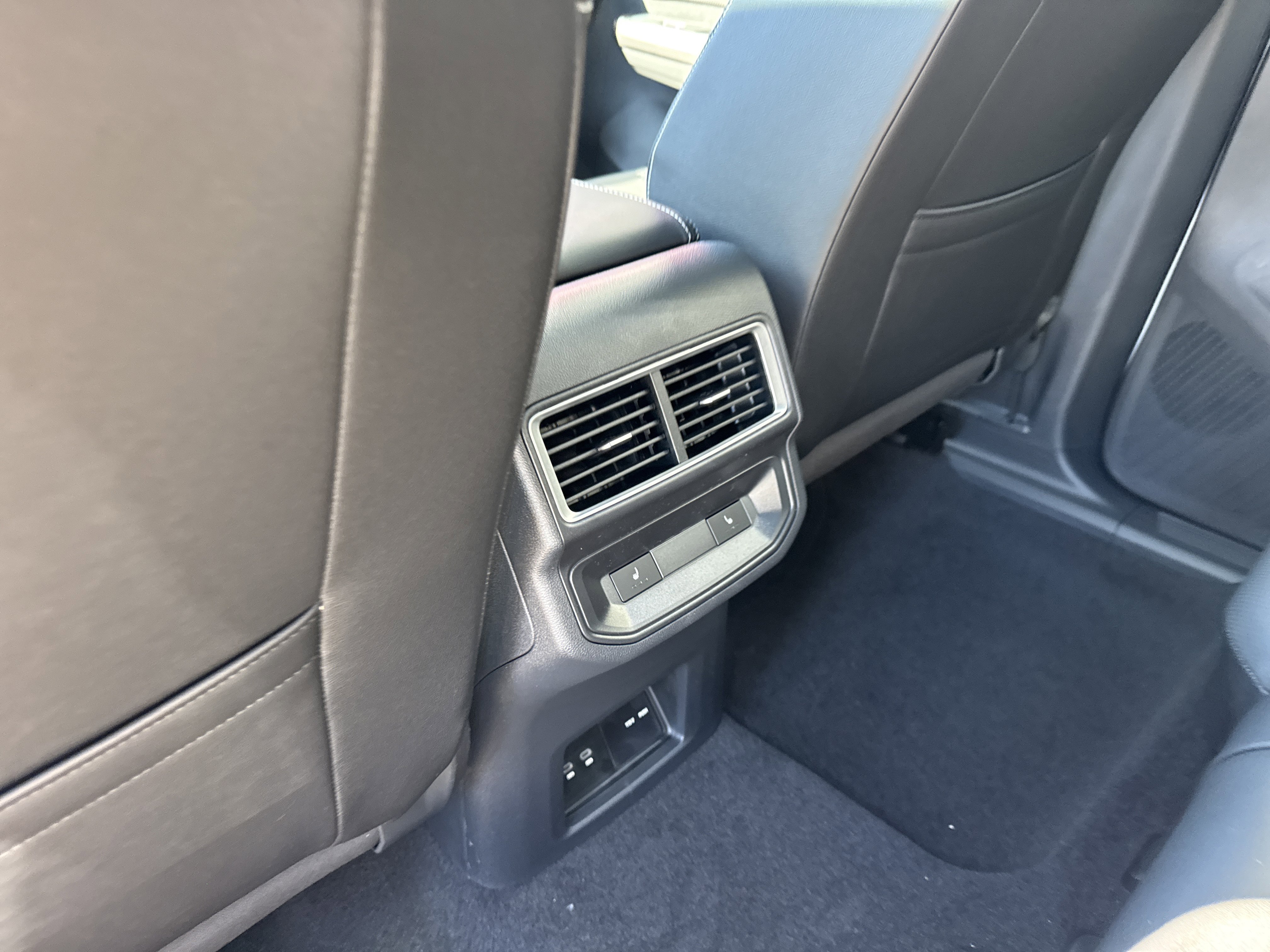 New 2026 Volkswagen Atlas Cross Sport SEL R-Line image 22