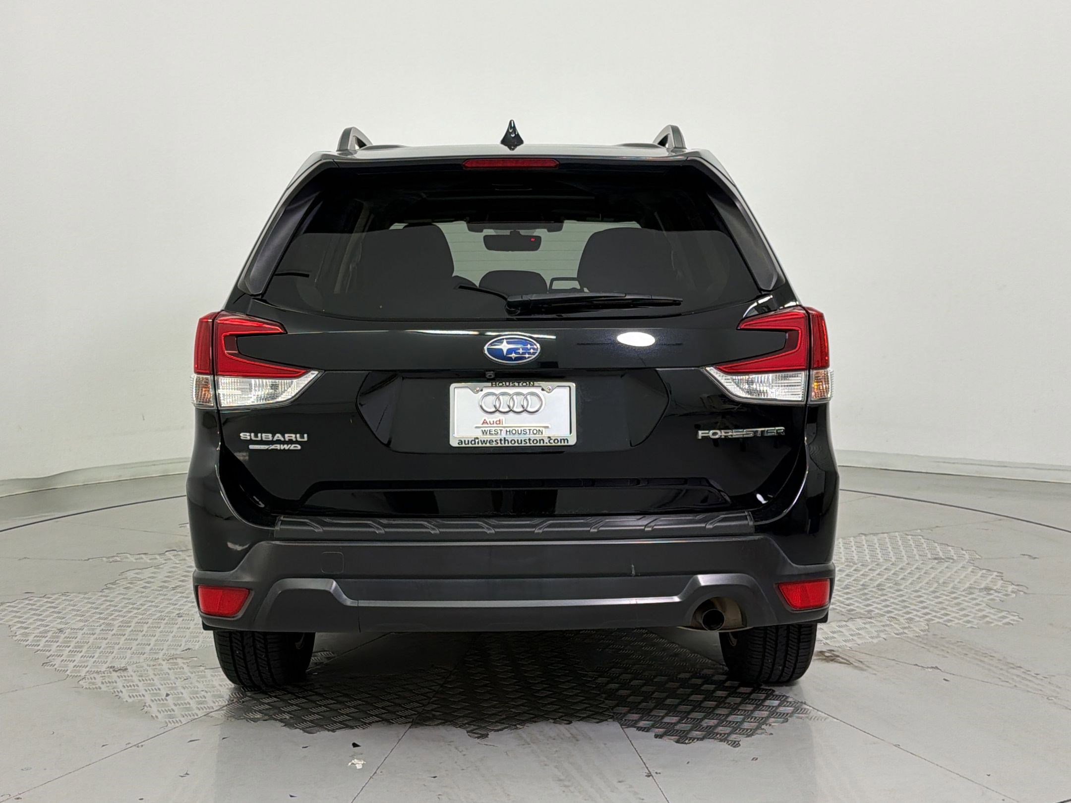 Used 2019 Subaru Forester Premium AWD/4WD image 10