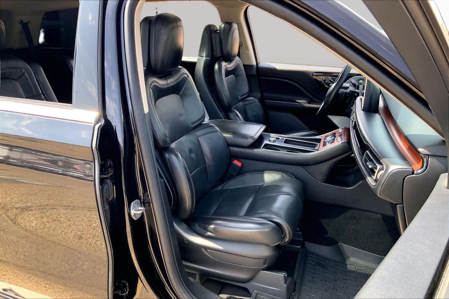 Used 2021 Lincoln Aviator Reserve w/ Equipment Group 210A AWD/4WD image 9