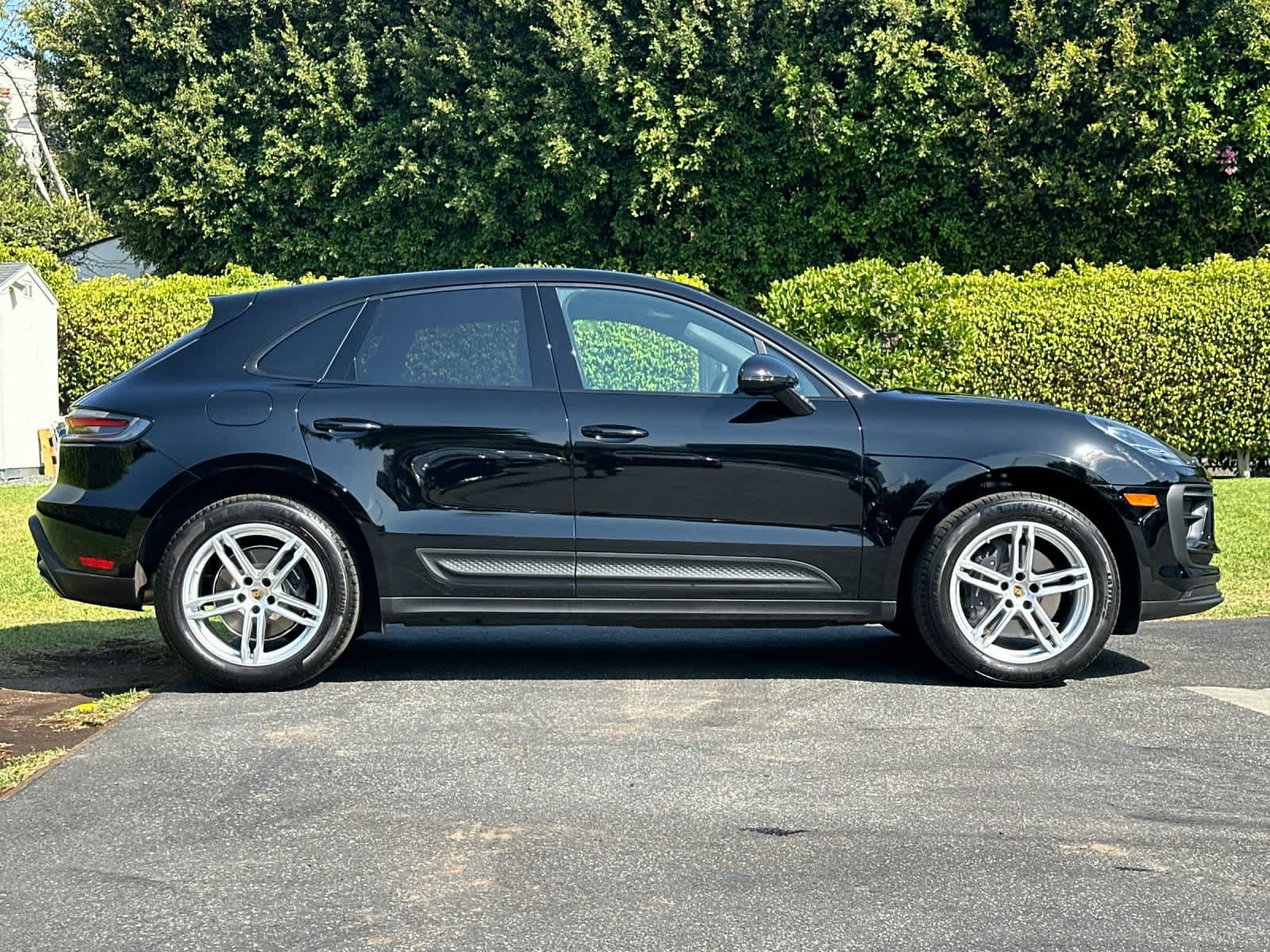 New 2026 Porsche Macan AWD/4WD image 9