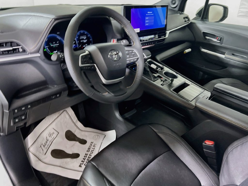 New 2026 Toyota Sienna XLE Woodland Edition AWD/4WD image 9