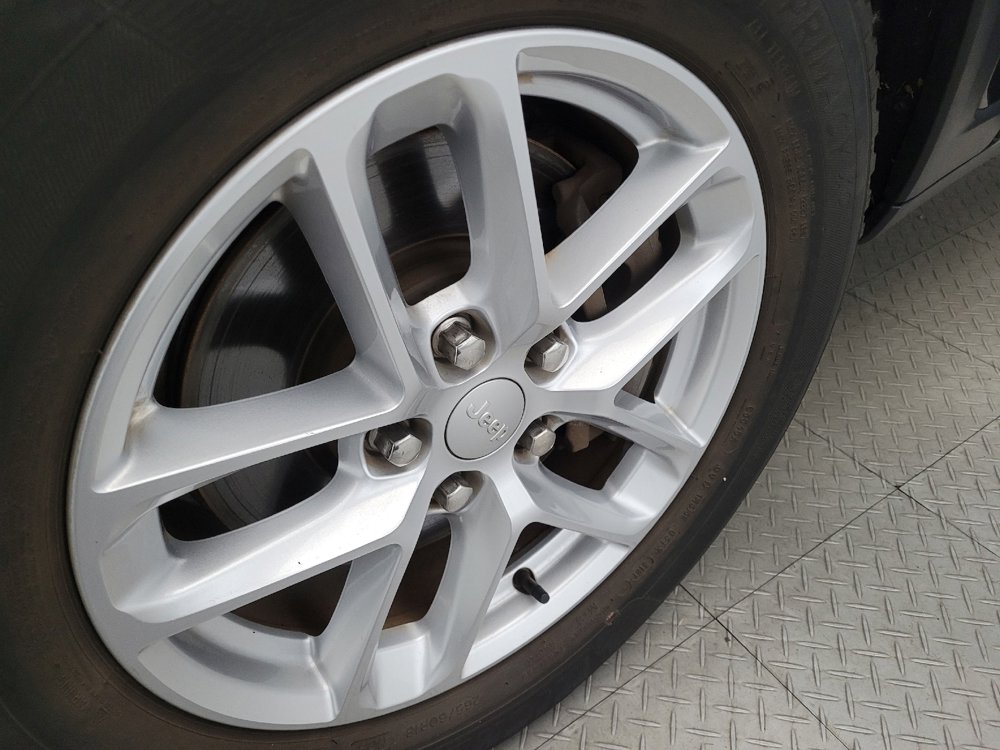 Used 2022 Jeep Grand Cherokee L Laredo w/ Luxury Tech Group I image 31